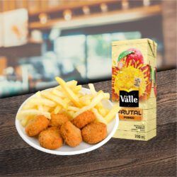 Combo Infantil: Nuggets + Papa Francesa + Ensalada Hawaiana + Jugo del Valle Naranja 200ml  (caja)
