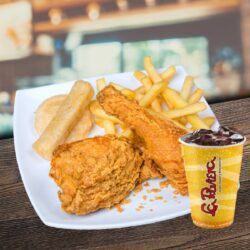 Combo 1 : 1/4  Pollo Broasted + Papa Francesa + Arepa +  Coca Cola   Dispensador