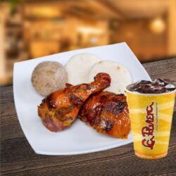 Combo 1: 1/4 Pollo Asado + Papa + Arepa + Coca Cola Dispensador