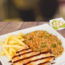 Arroz Teriyaki con Ensalada Hawaiana